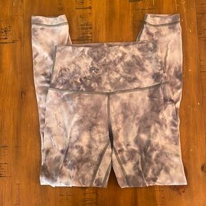 EUC lululemon align leggings 25 inch diamond dye white and gray size 4